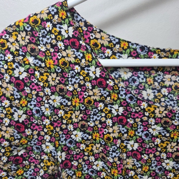 ⭐️Divided Floral Mini Dress - Multicolor Size 6 - Picture 3 of 5